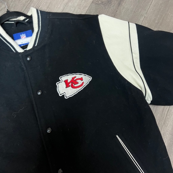 Kansas City Chiefs Vintage Varsity Jacket - Picture 8 of 13